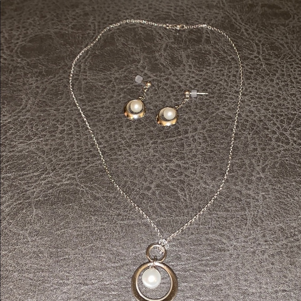 Elle Pearl Jewelry Set